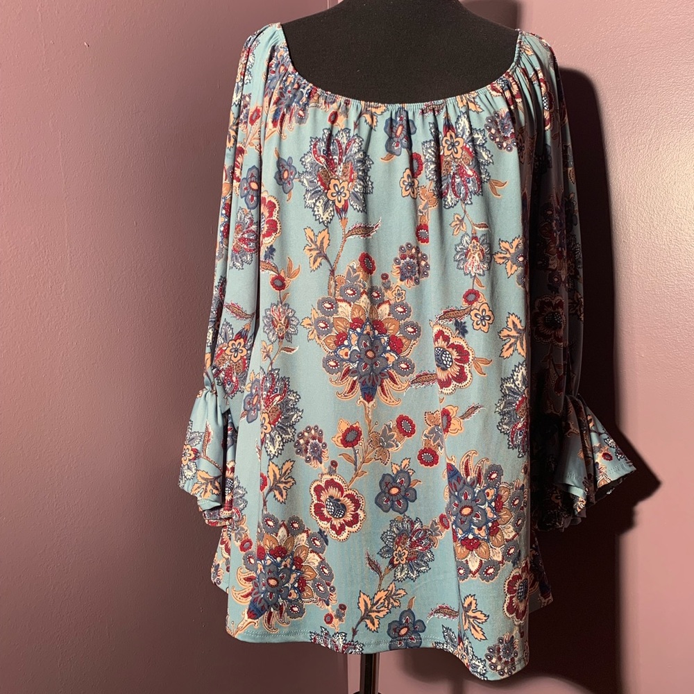 NWOT Voll Silky On/Off Shoulder Blouse